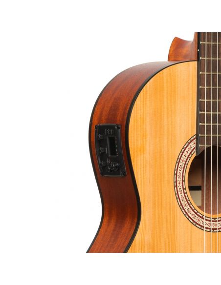 SCL70 classical guitar with spruce top and preamp, natural colour